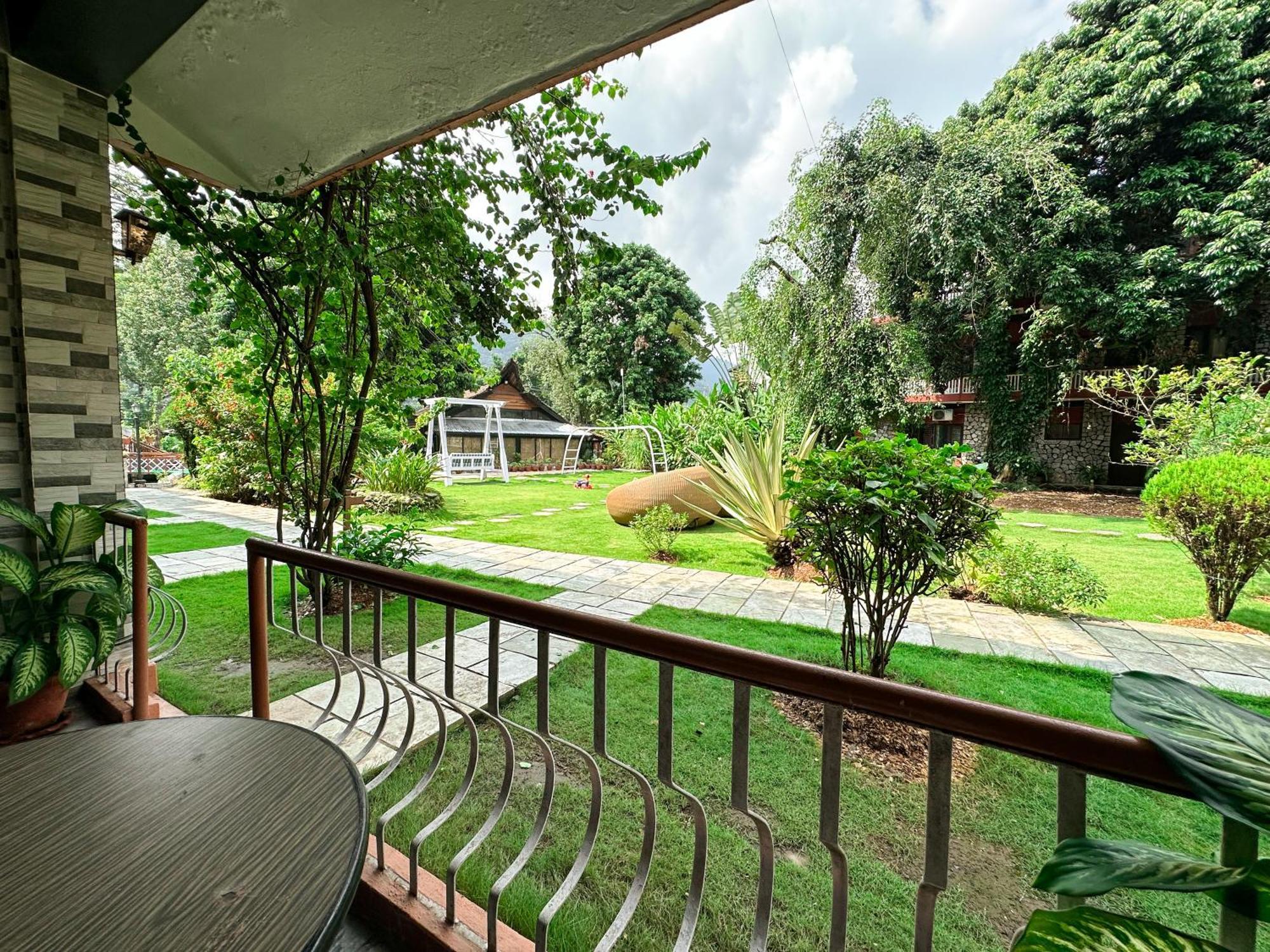 פוקהרה Lake View Resort מראה חיצוני תמונה