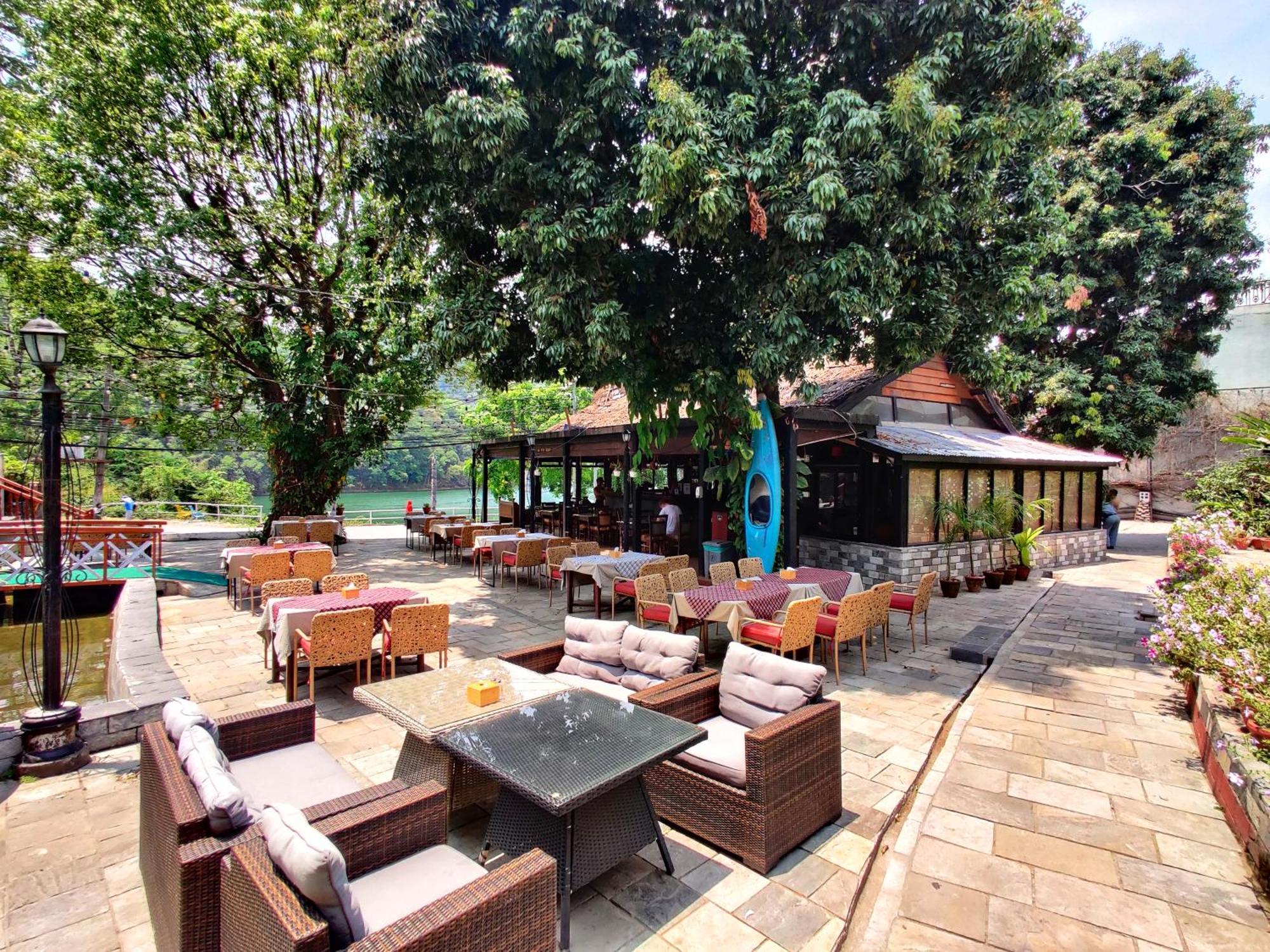 פוקהרה Lake View Resort מראה חיצוני תמונה