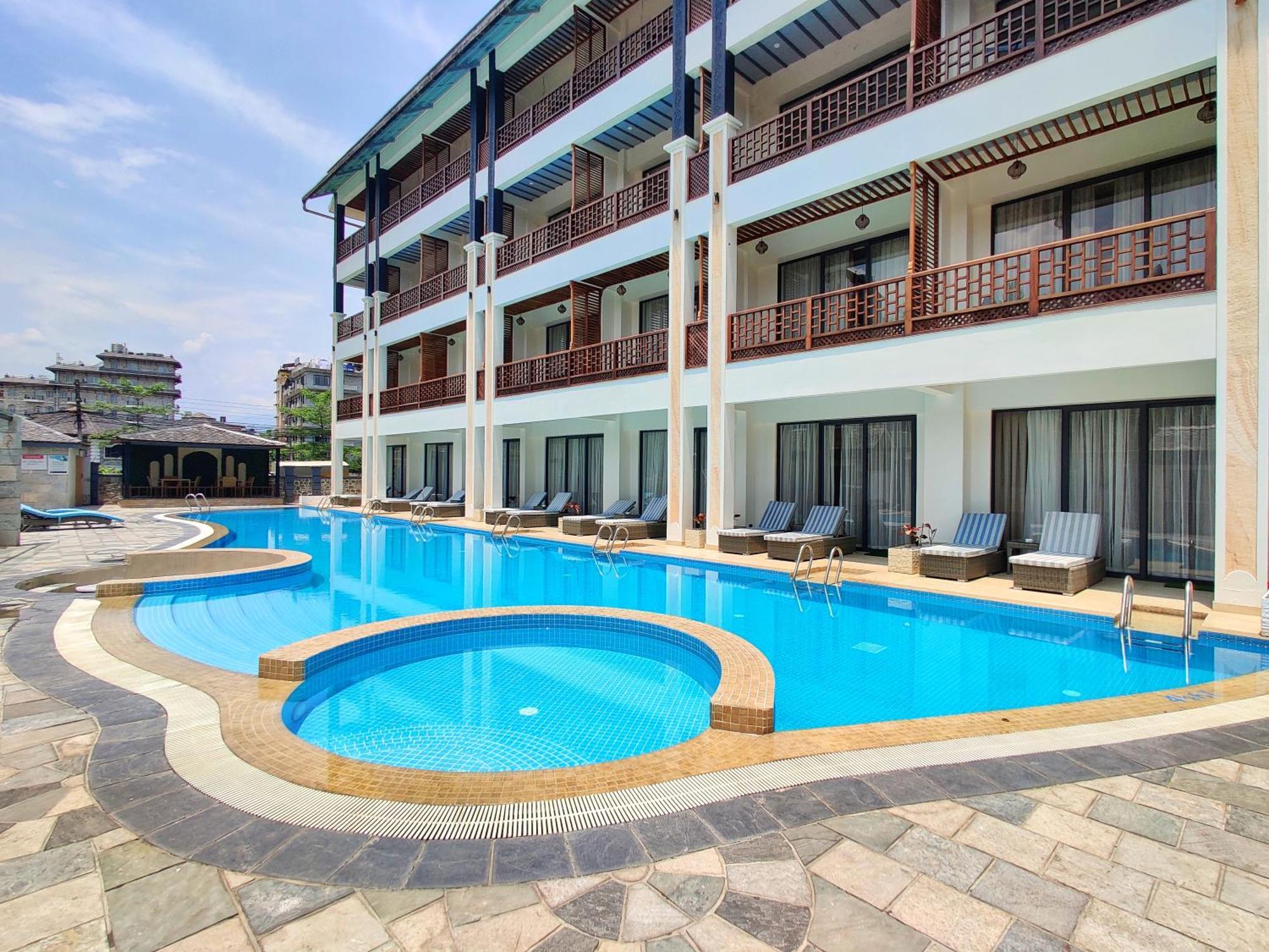 פוקהרה Lake View Resort מראה חיצוני תמונה