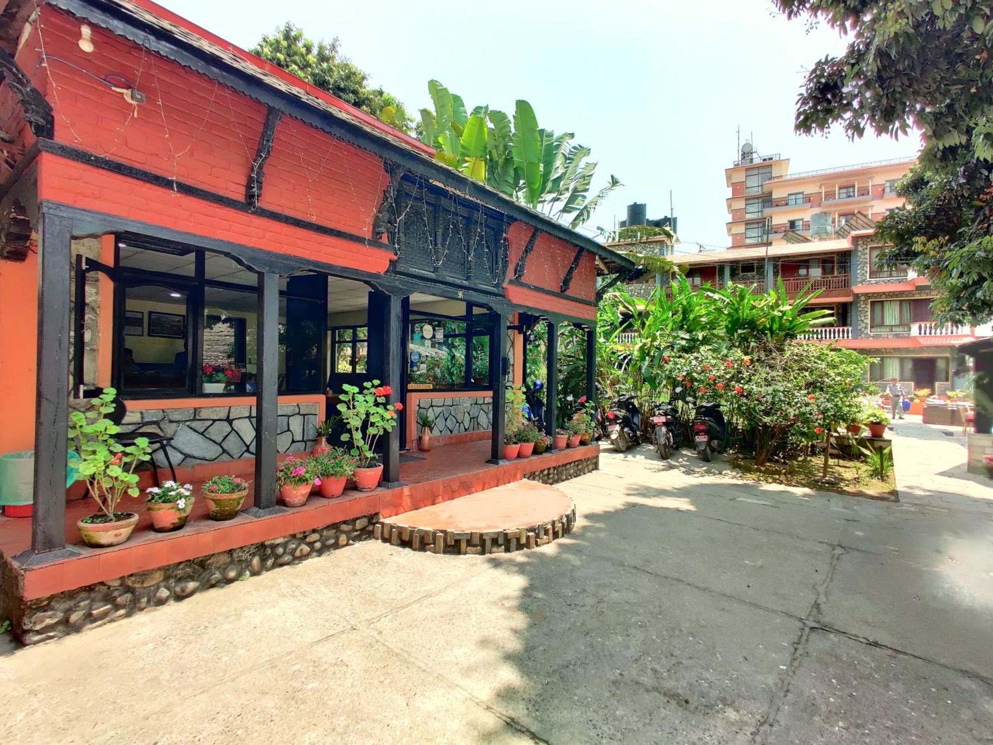 פוקהרה Lake View Resort מראה חיצוני תמונה