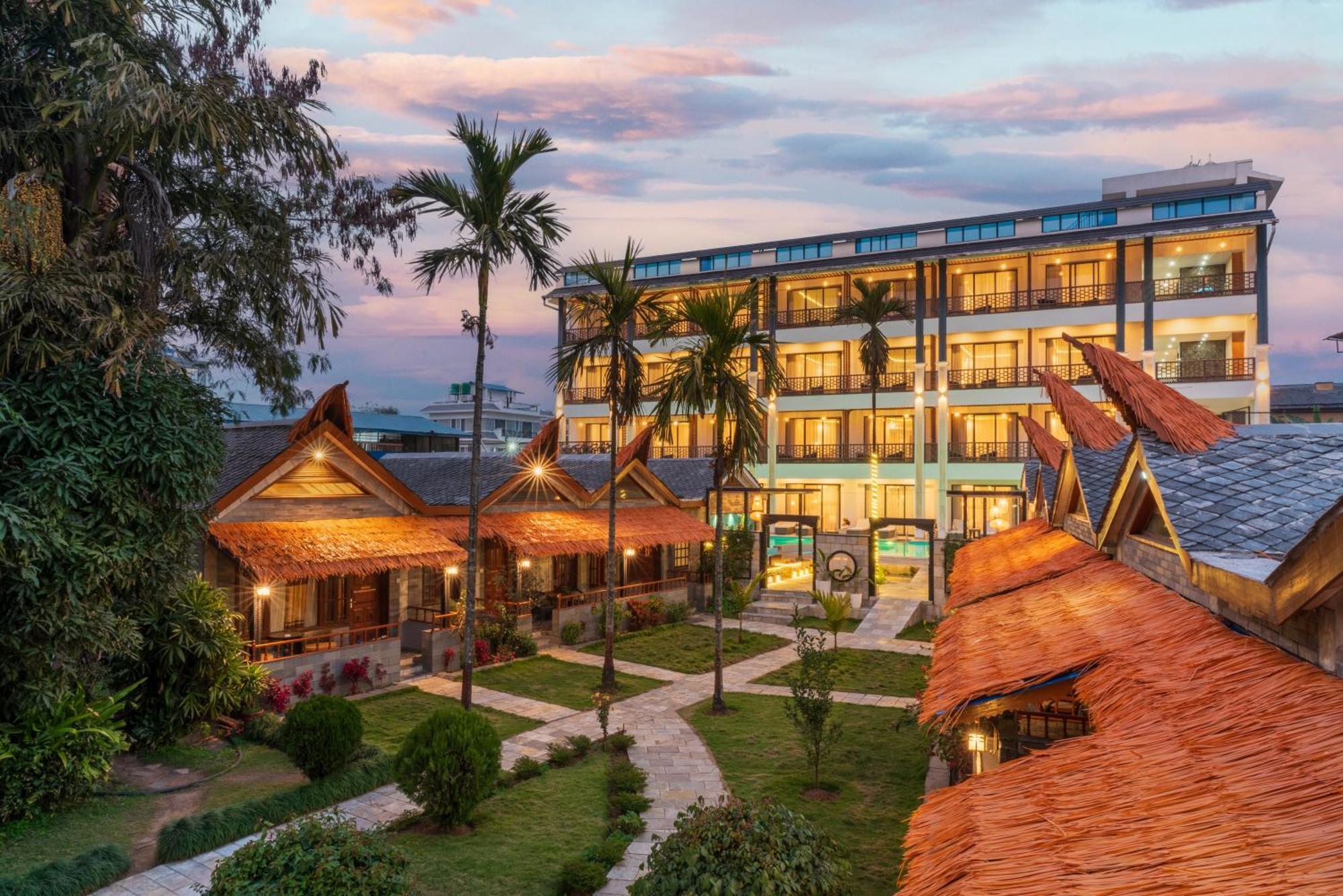 פוקהרה Lake View Resort מראה חיצוני תמונה