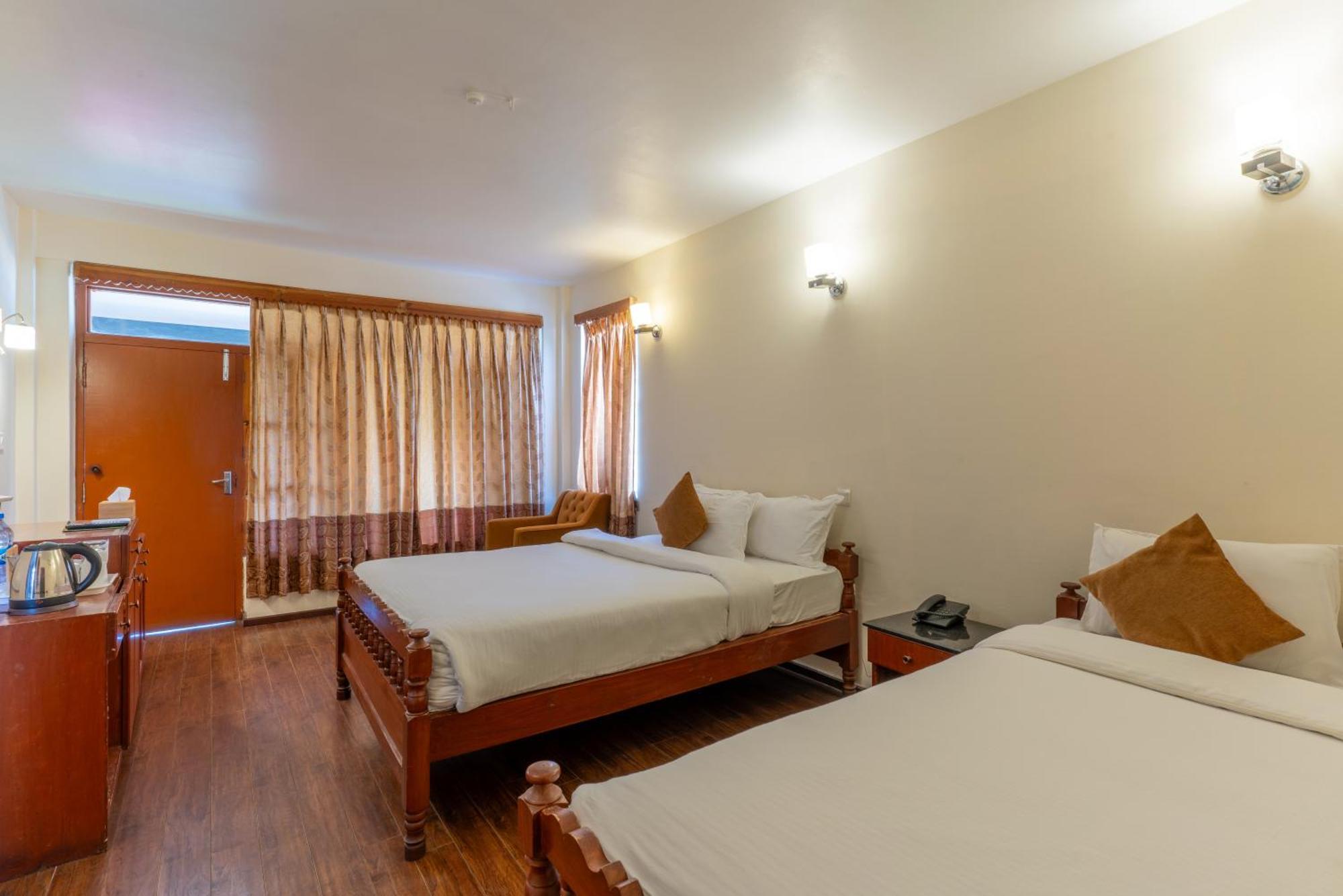 פוקהרה Lake View Resort מראה חיצוני תמונה