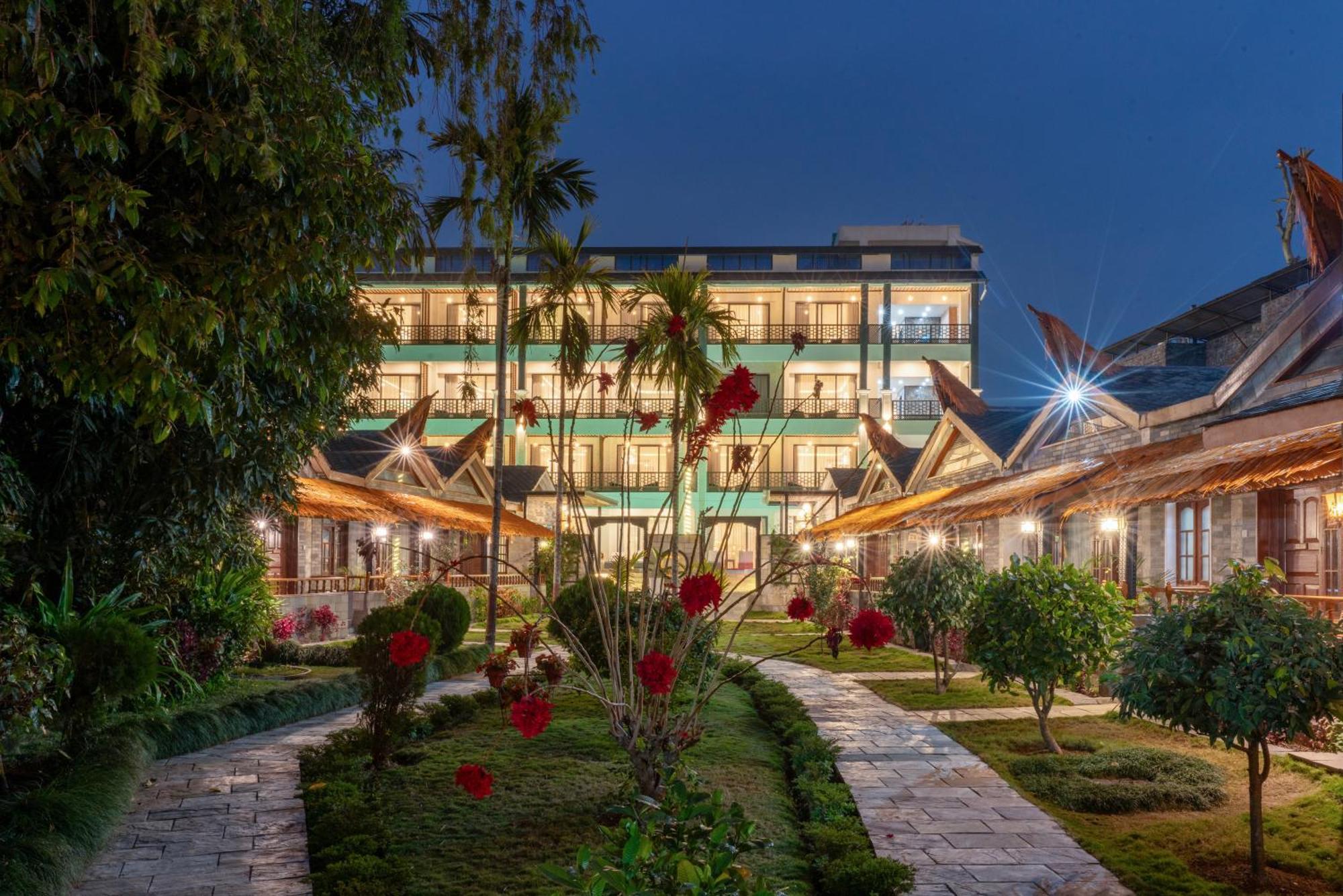 פוקהרה Lake View Resort מראה חיצוני תמונה