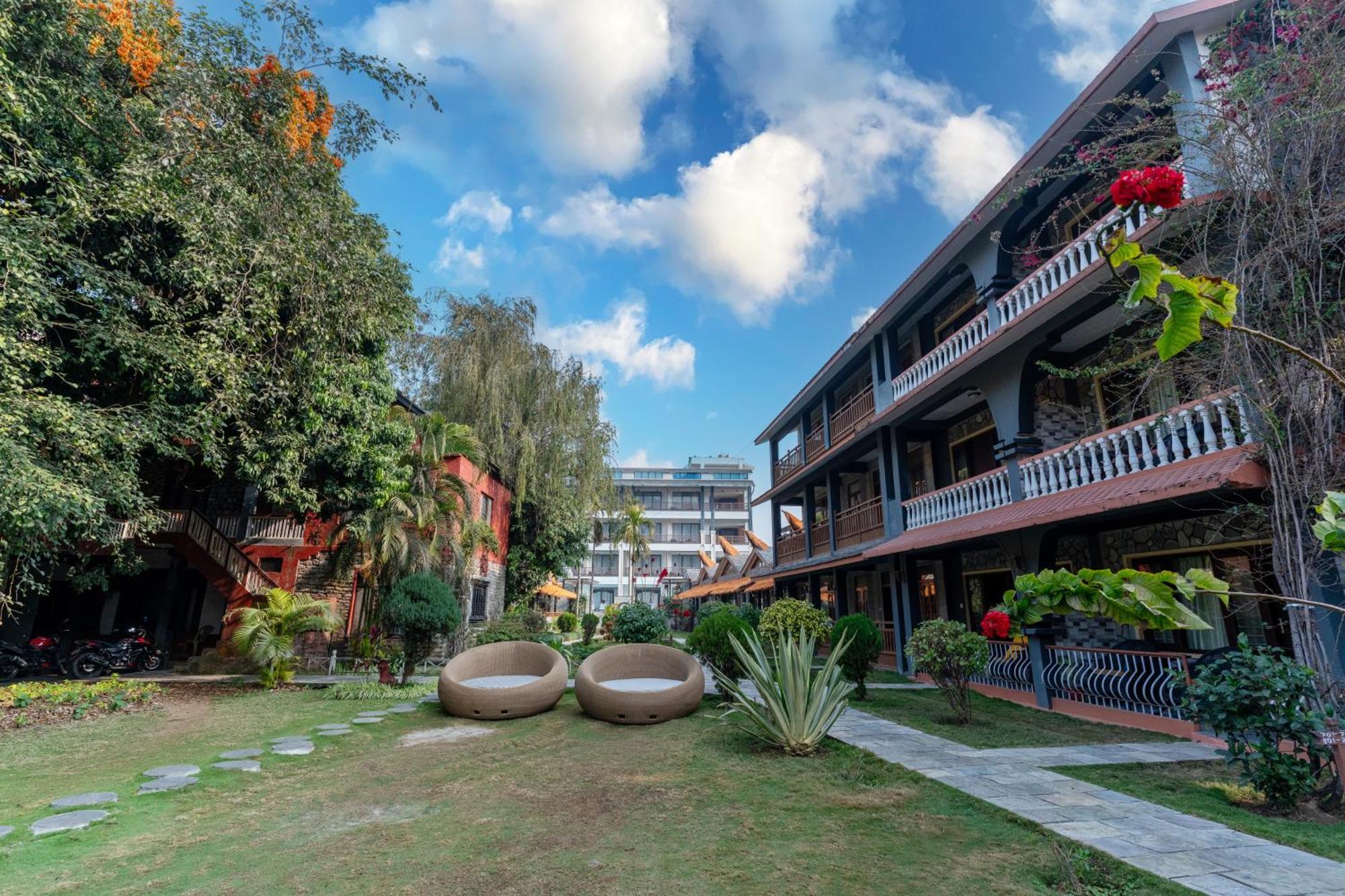 פוקהרה Lake View Resort מראה חיצוני תמונה