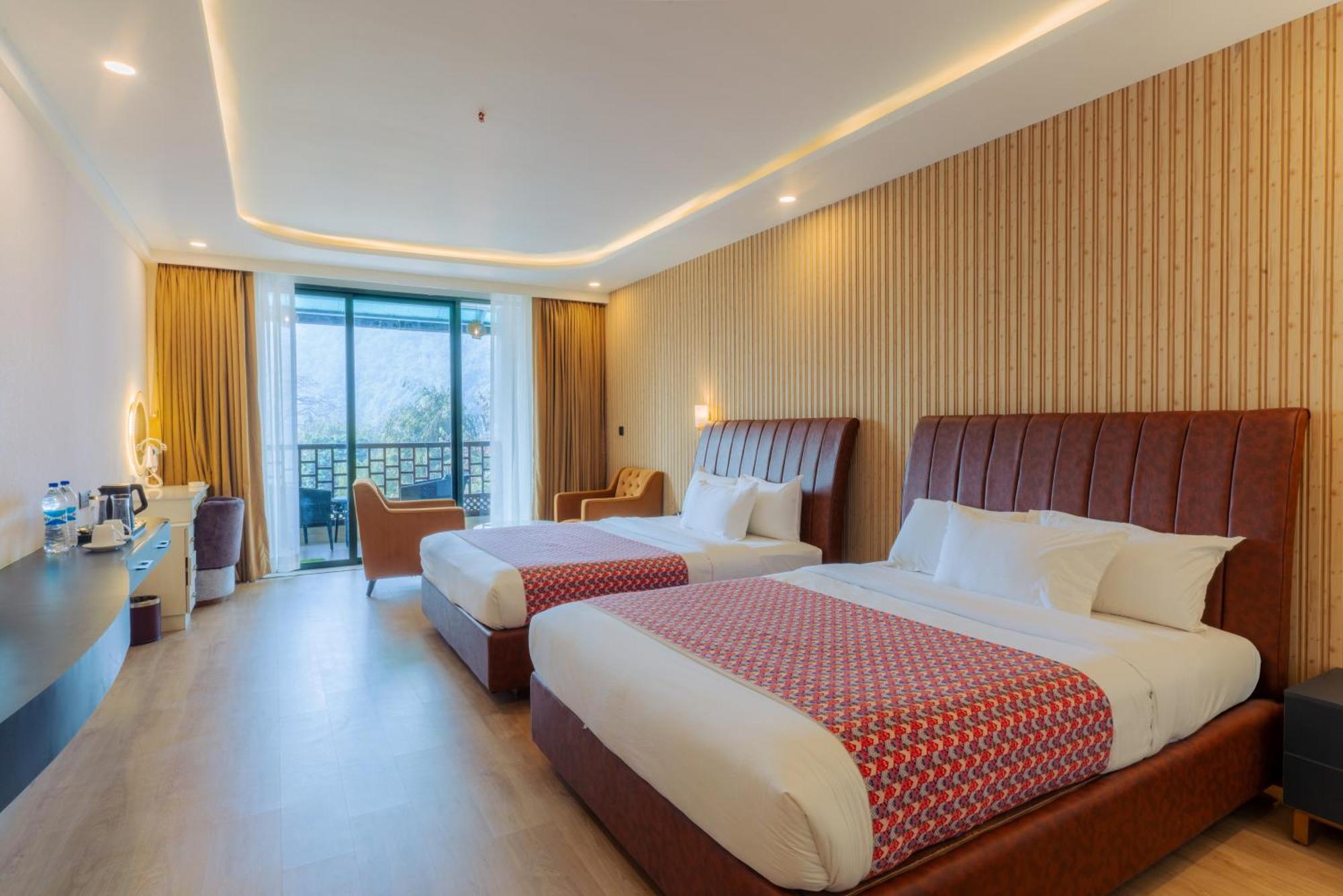 פוקהרה Lake View Resort מראה חיצוני תמונה